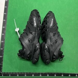 Balenciaga track all black